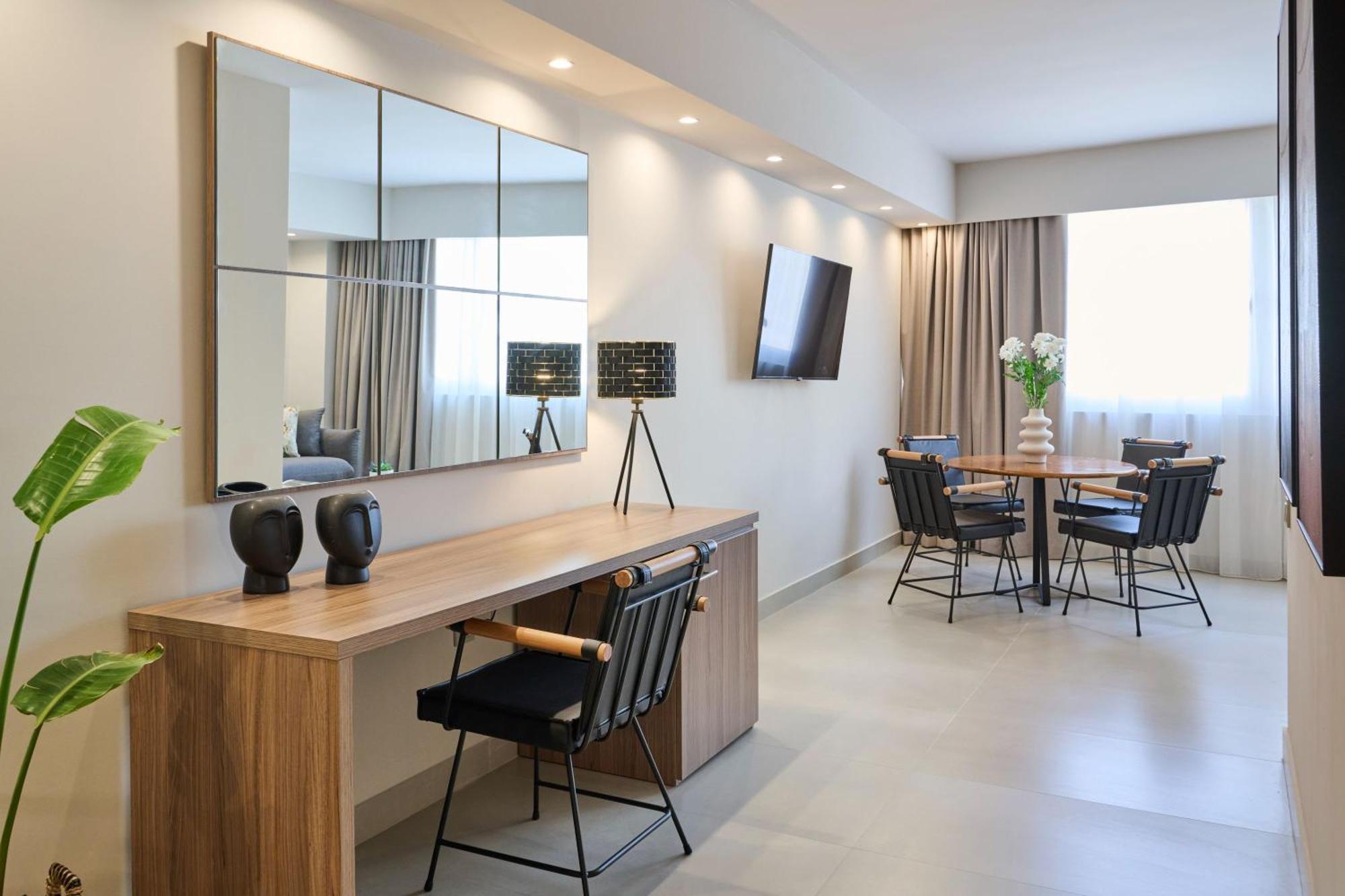 Acropolis Muses - Downtown Luxury Apartments アテネ エクステリア 写真
